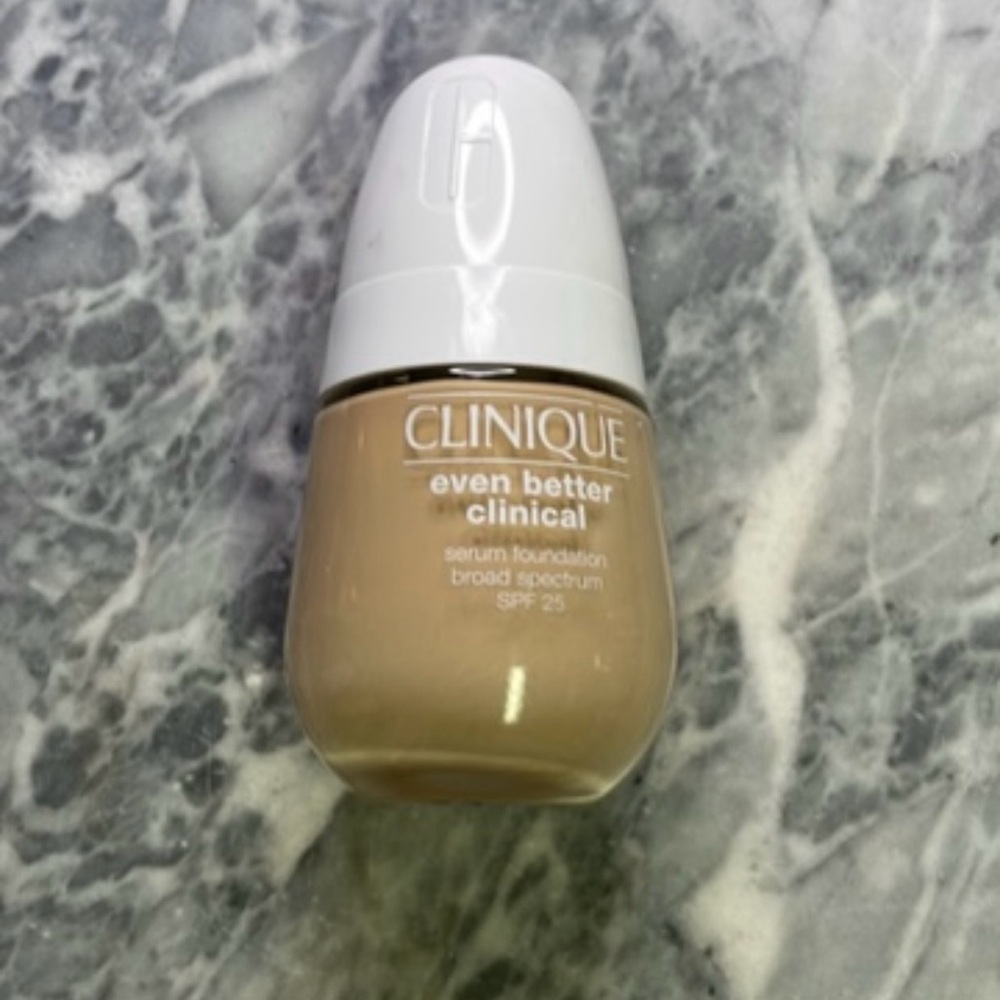 Clinique Even Better Clinical Serum Foundation‎ Linen Full Coverage Liquid